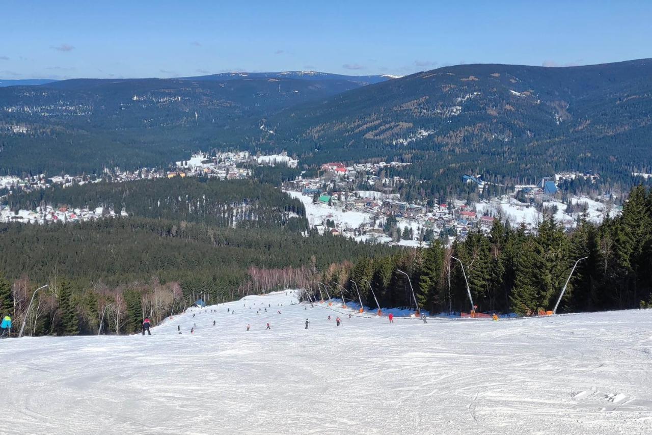 Enjoyharrachov - Atraktivni Slunne Studio Certovka V Centru Harrachova S Garazovym Parkovanim, Wifi-Wlan, Sat, Herni Konzoli, Netflix Zdarma A Nejkrasnejsim Vyhledem Na Certovu Horu S Arealem Skokanskych Mustku A Sjezdovku Exterior foto