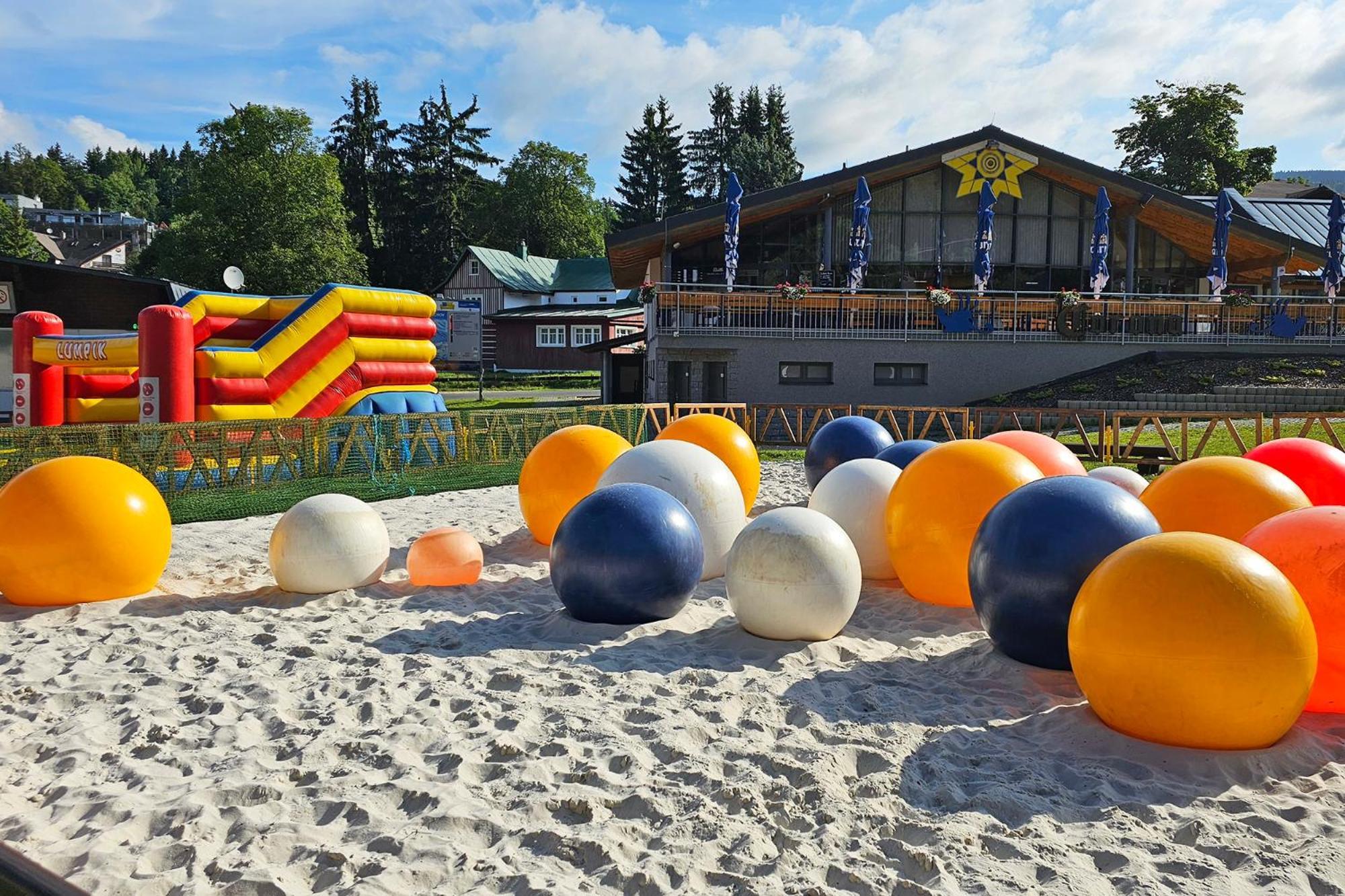 Enjoyharrachov - Atraktivni Slunne Studio Certovka V Centru Harrachova S Garazovym Parkovanim, Wifi-Wlan, Sat, Herni Konzoli, Netflix Zdarma A Nejkrasnejsim Vyhledem Na Certovu Horu S Arealem Skokanskych Mustku A Sjezdovku Exterior foto